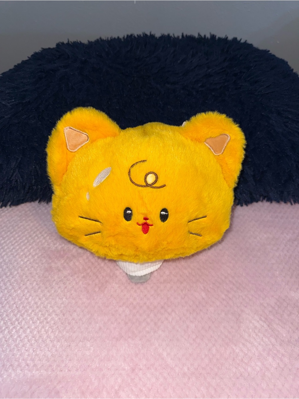 Plush Yellow Cat Pet Toy - Soft Interactive Plush for Cats